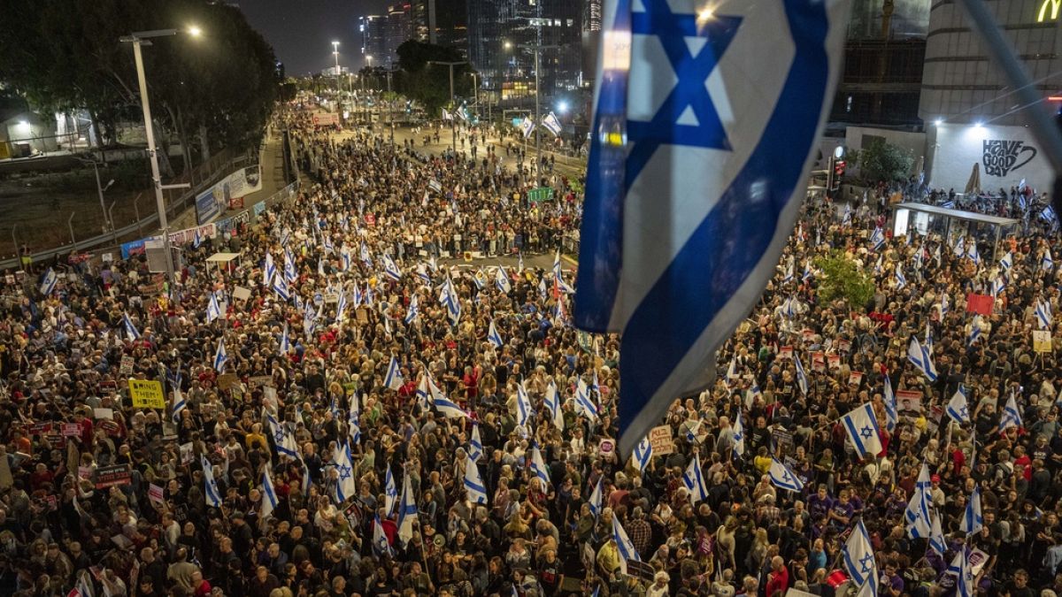 Israelis rally to demand Gaza ceasefire and PM Netanyahu's resignation  
