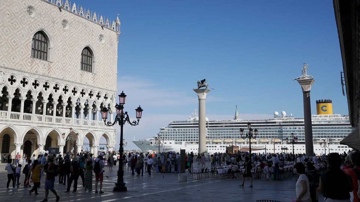Which European cities are trying to cut back the number of cruise ship visits? 