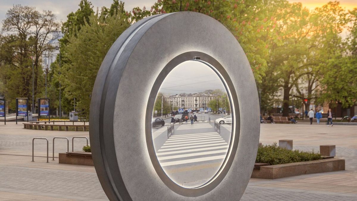 Dublin and New York are now connected by a ‘portal’ and locals are using it to flirt with strangers