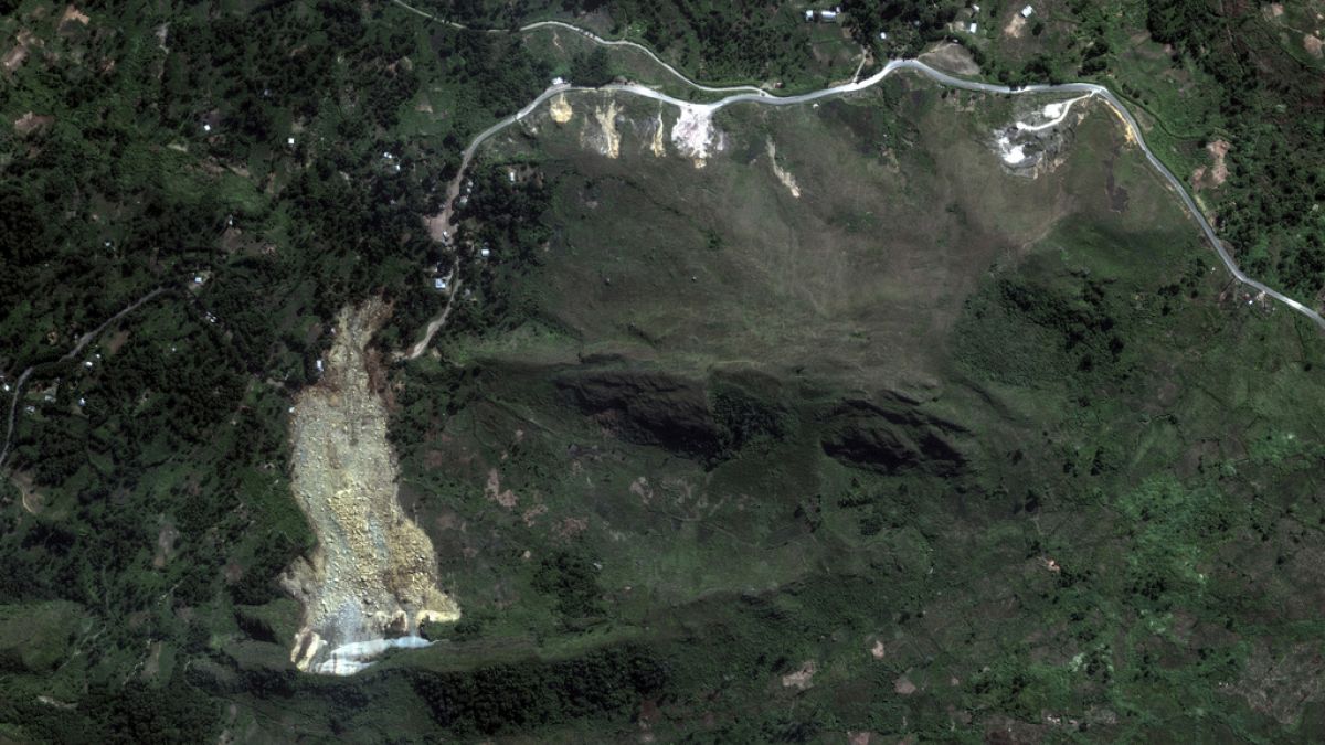 Rescue operations struggle in Papua New Guinea following deadly landslide 