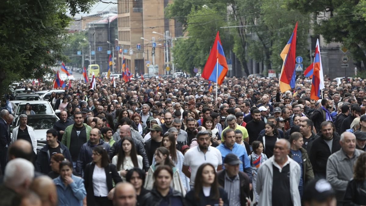 Армения: протесты с требованием отставки Пашиняна  