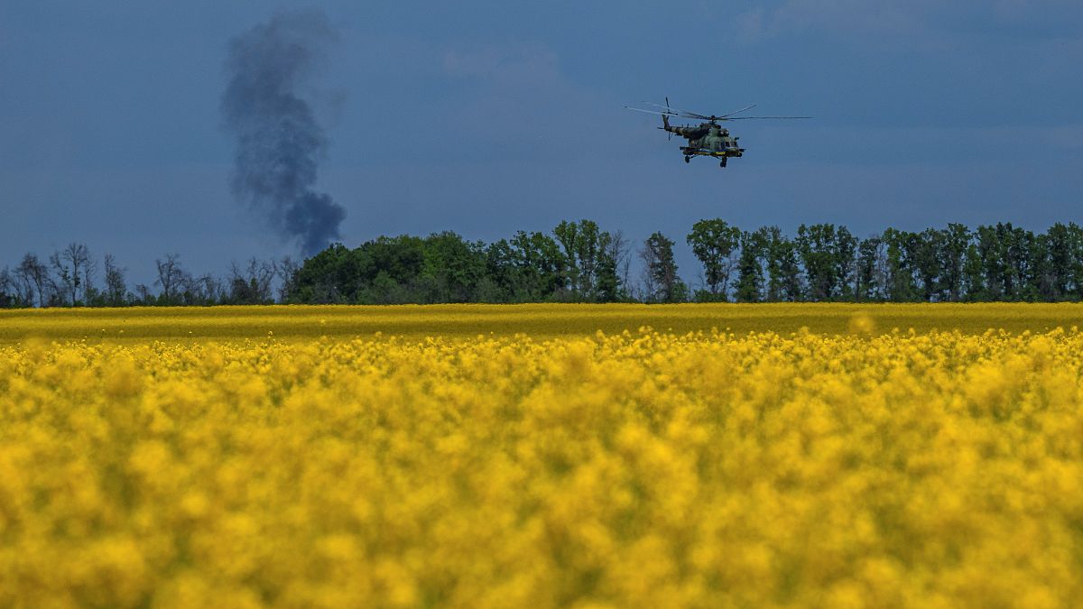Россия собирает новую группировку войск у границы с Украиной - Зеленский