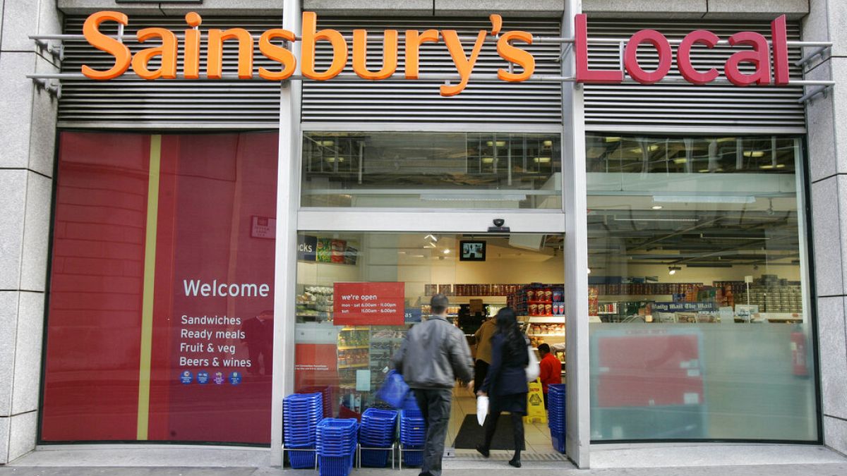 British supermarket Sainsbury&rsquo;s plans to cut costs by harnessing AI 