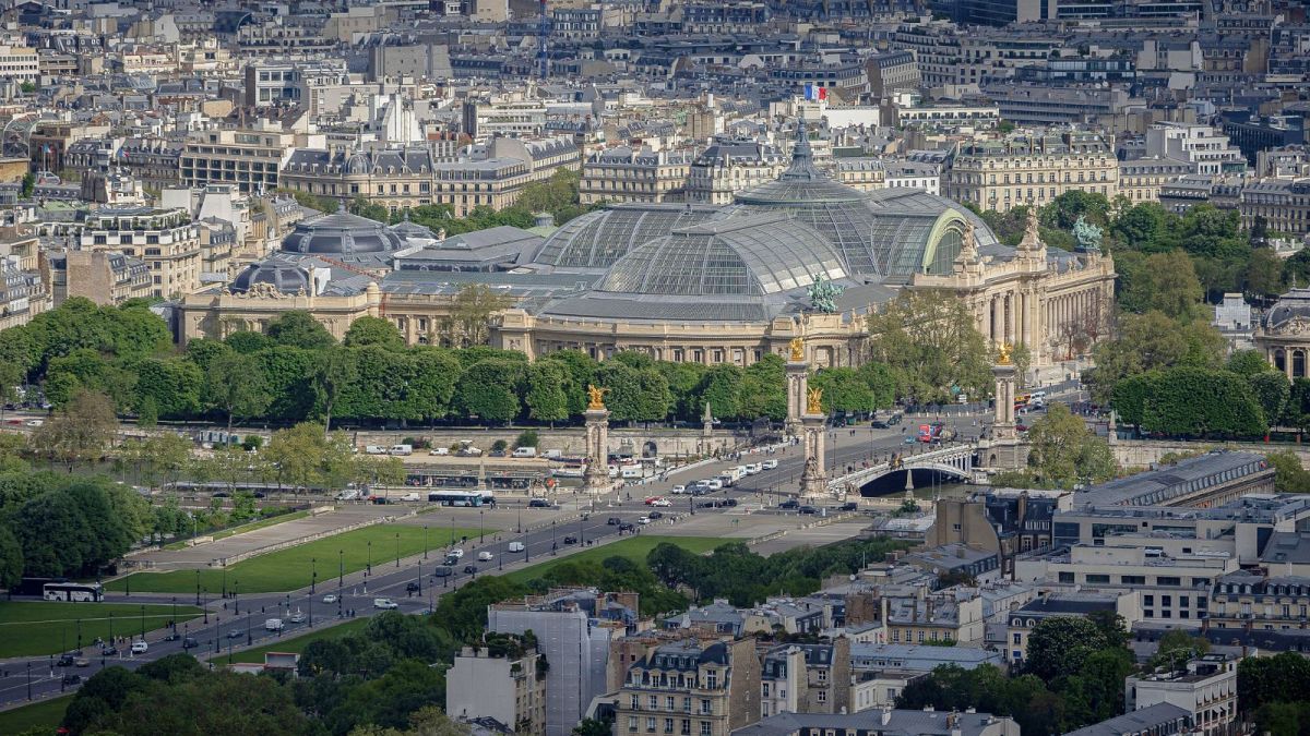 The city that is trying to sleep: Paris seeks to cut noise pollution by four decibels 