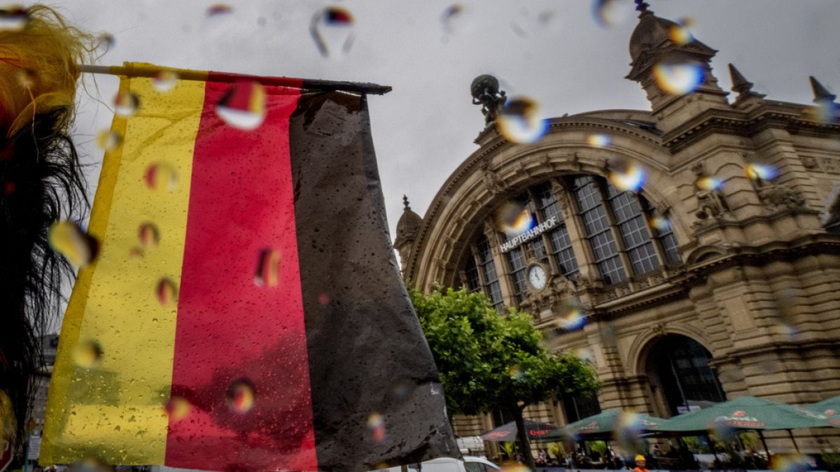 German wholesale inflation continues to drop on energy price falls 