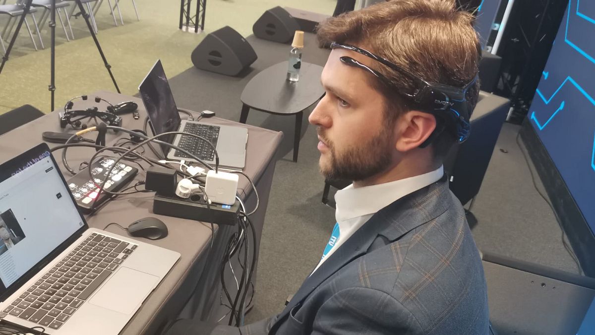 France&rsquo;s answer to Neuralink sends message to Macron using movement and brainwaves in world first 