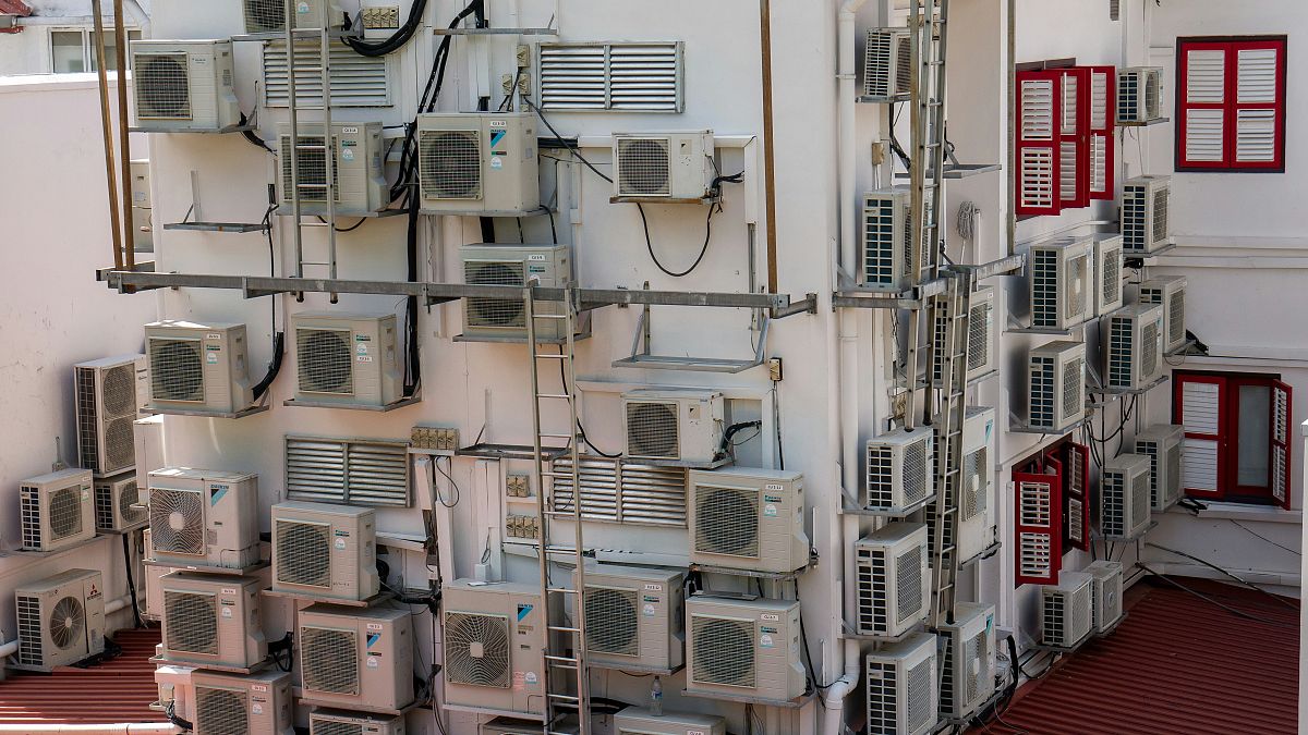 Air conditioning is 'exacerbating the climate crisis' but how many Europeans use it? 