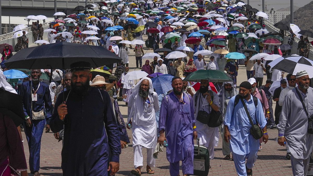 Hundreds of Hajj pilgrims reported dead in lethal summer heat