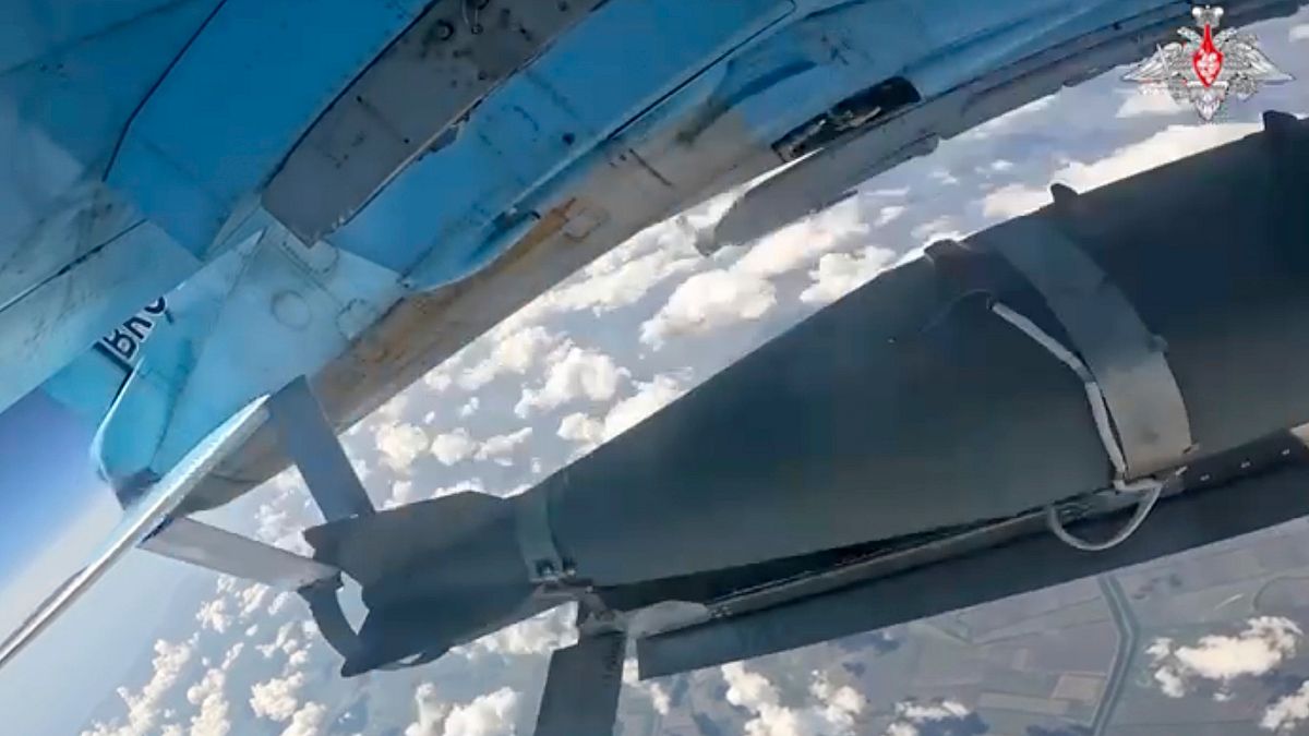Россия вновь бьёт по электростанциям Украины. Дроны ВСУ поразили две российские нефтебазы 