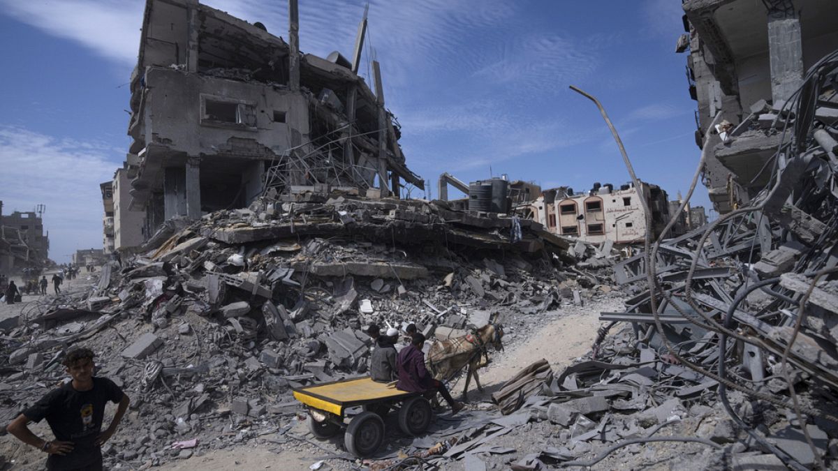 Israeli military announce a 'tactical pause' in fighting to allow aid through