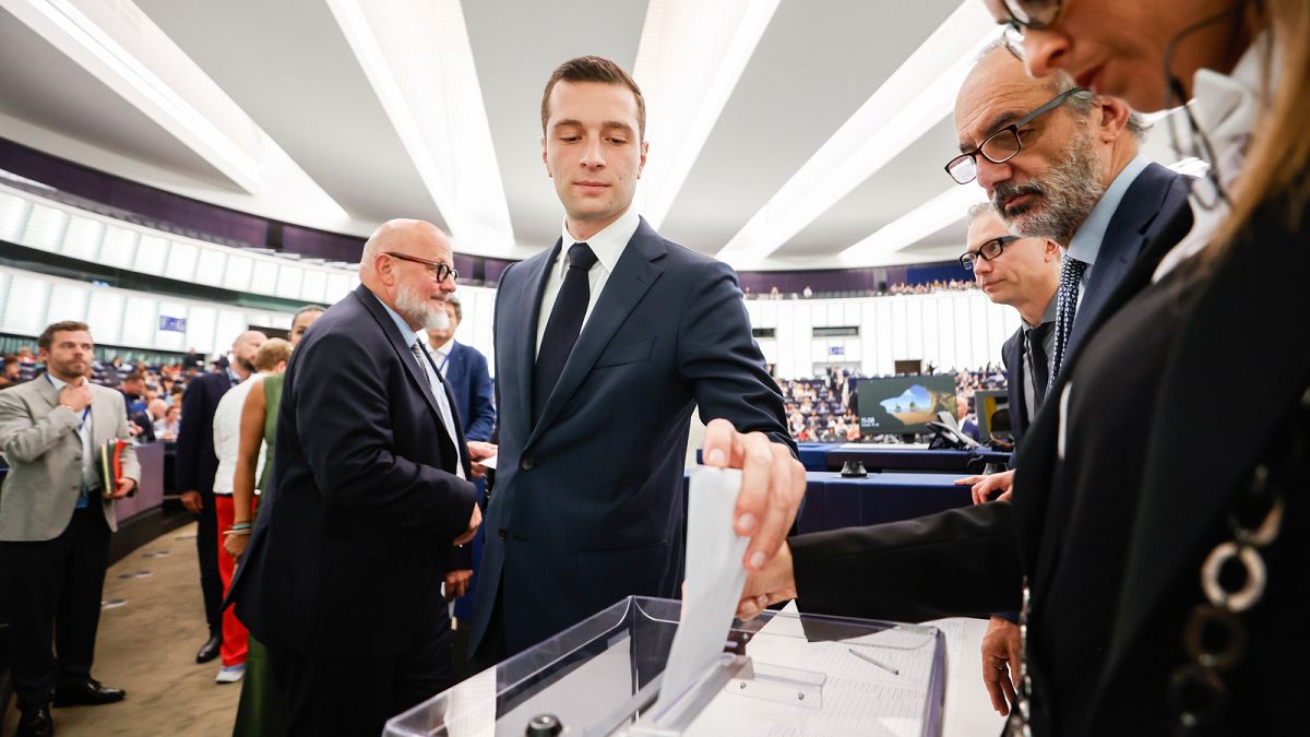 Европарламент обновился, "санитарный кордон" против ультраправых сохранён