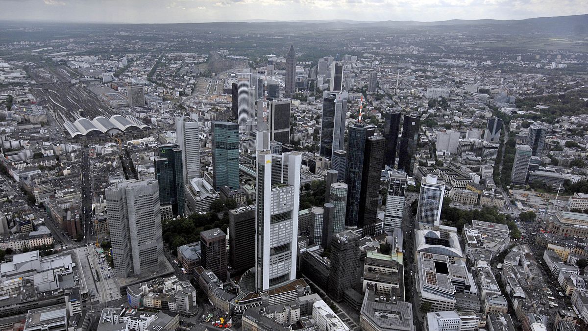 European stocks extend losing streak as global tech outage disrupts key sectors 