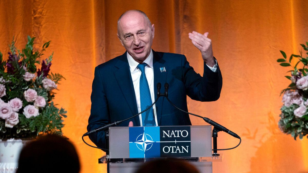 Заместитель генсека НАТО: "Восстановление боеспособности ВС РФ осуществяется благодаря Китаю"  