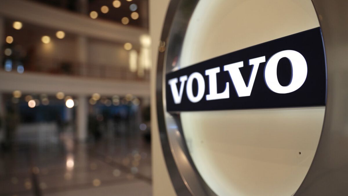 Volvo exceeds revenue expectations for Q2, but lowers sales forecast 