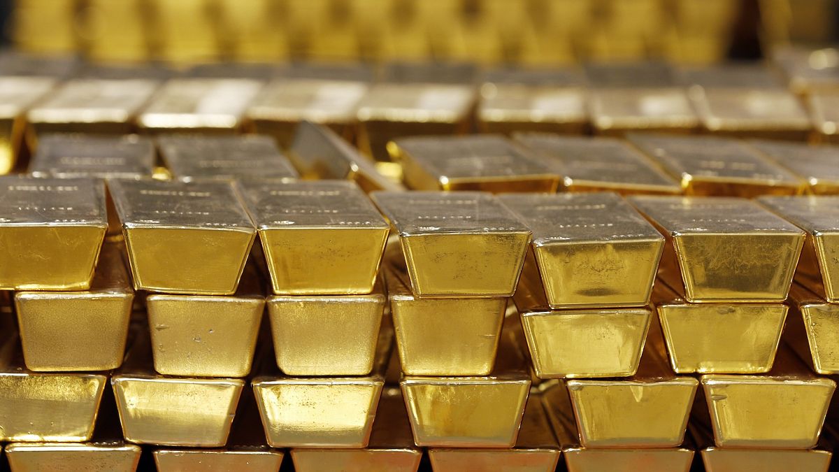 Pound, euro, and gold surge as US dollar weakens on Fed rate cut expectations 