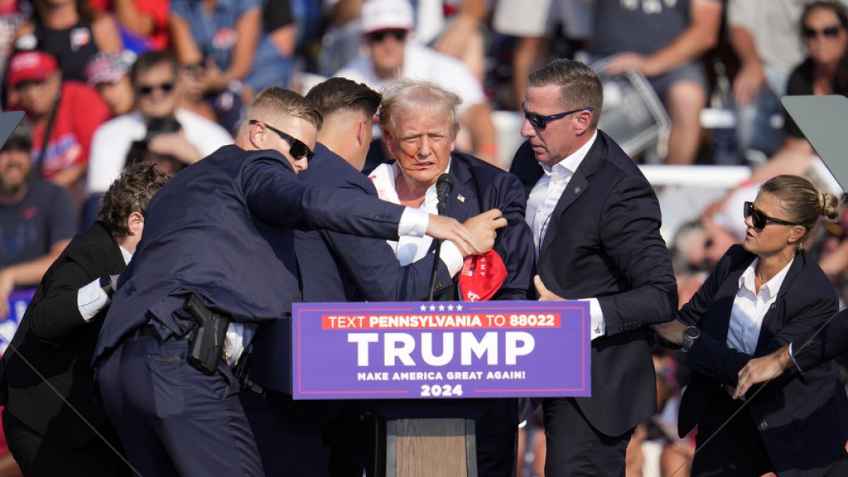 Стрельба на митинге Трампа в Пенсильвании - в фотографиях 